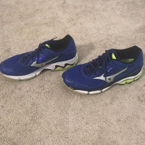 Men’s mizuno shoes